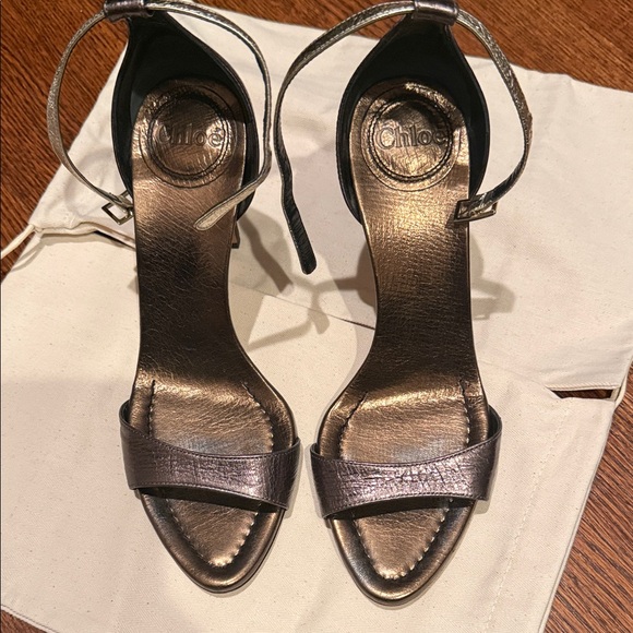 Chloe Metallic Black Heels 2 tone excellent condition
